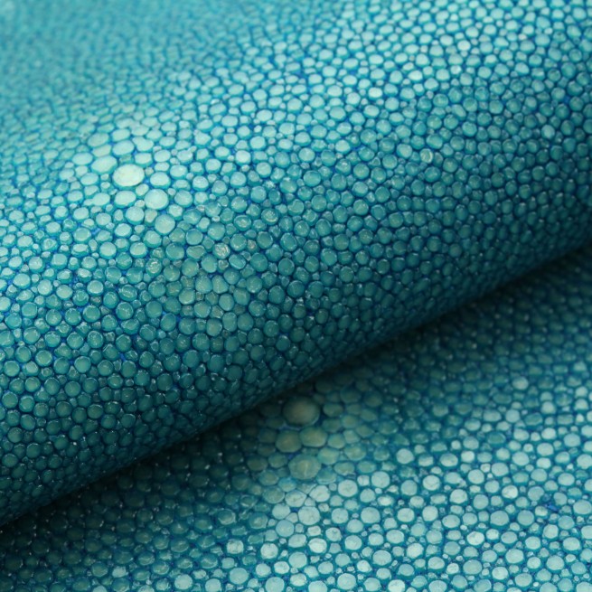 Скат натуральный голубой лагуна шлифованный  фото