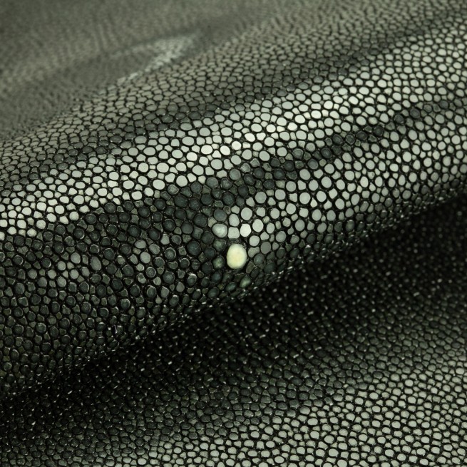 Скат натуральный черный шлифованный б/глазка 25+ см фото